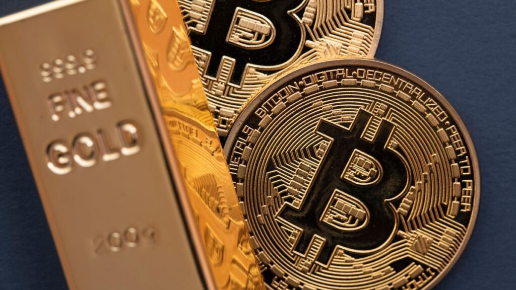 بیتکوین در سبد داراییها برای سرمایهگذاری از طلا پیشی گرفت.